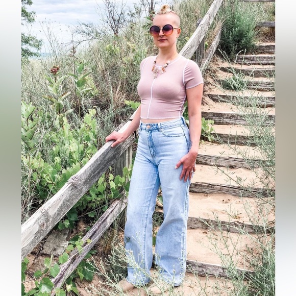 Garage Clothing Exposed Seams Stormi Tee in Tan - Picture 1 of 3